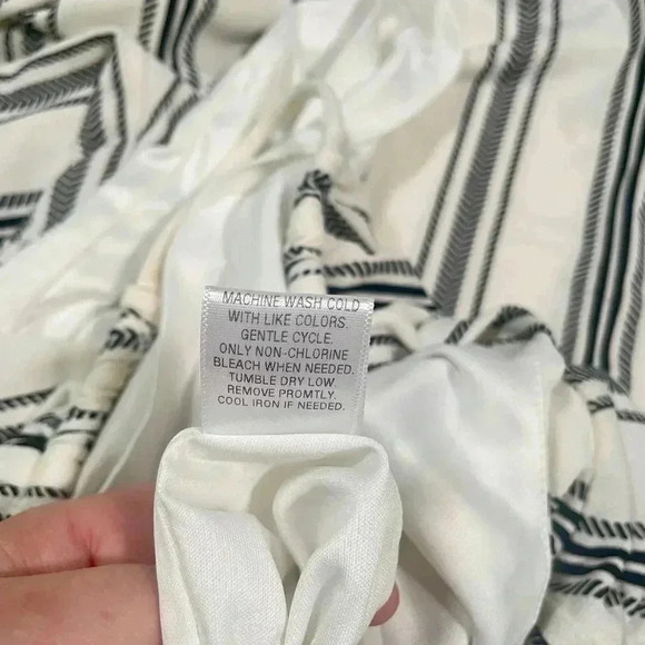 Candie’s Women’s Striped Blk/Wht Keyhole Halter Slit Bottom Maxi Dress SZ XS - Picture 7 of 11